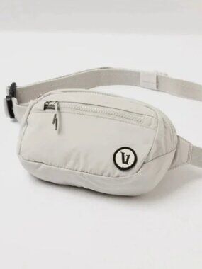 Vuori Hip Pack Belt Bag Fanny Pack - Salt White OS - Excellent Used Condition